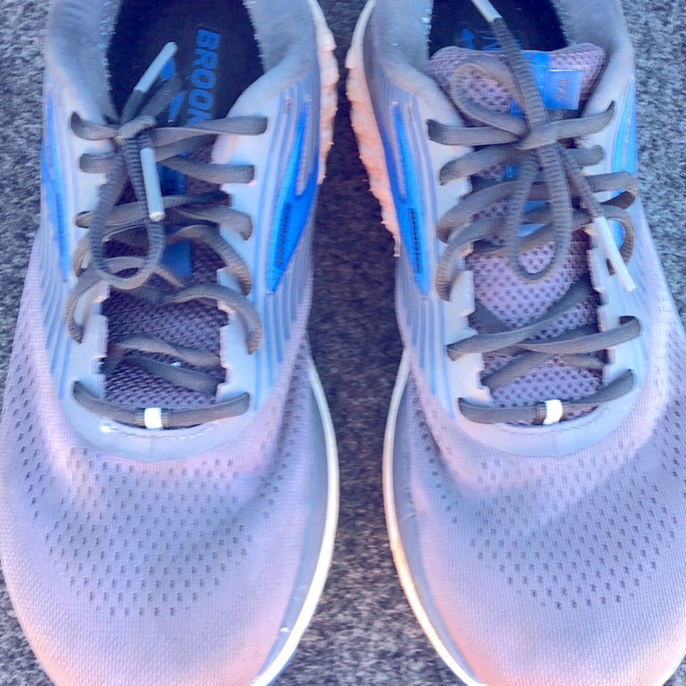 Brooks Additions Size 11